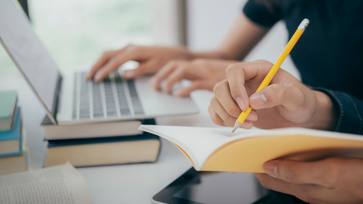 The Rise of AI-Powered Personal Assistants: How They Manage